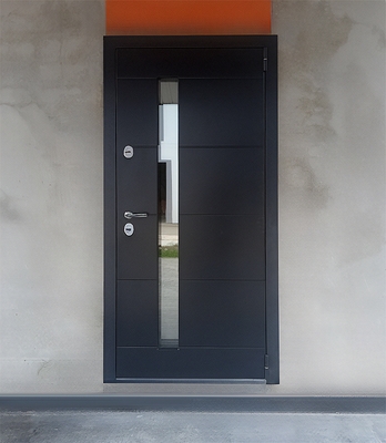 Дверь с узким стеклом Дверь с узким стеклом