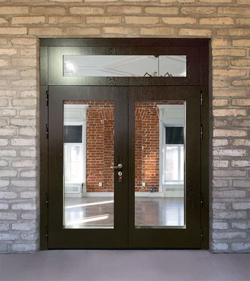 Остекленная дверь с фрамугой Остекленная дверь с фрамугой